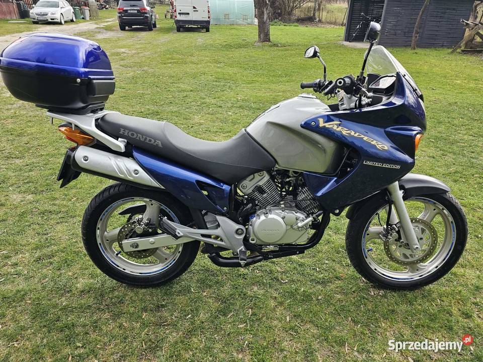 Sprzedam hondę varadero 125ccm Rok produkcji 2005 Józefów nad Wisłą