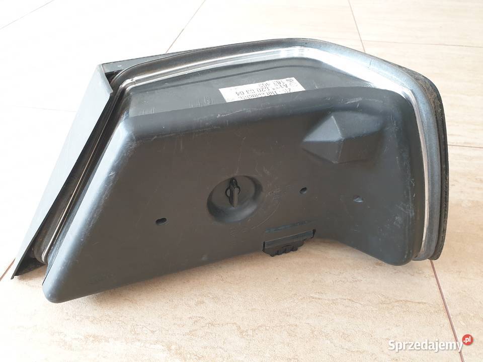 Mercedes W124 sedan lampa lewy tył ciemna A124 dolnośląskie Legnica