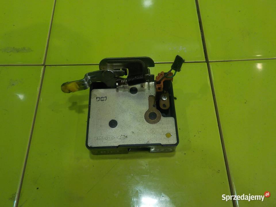 KIA CARNIVAL II 09r zamek klapy tyl