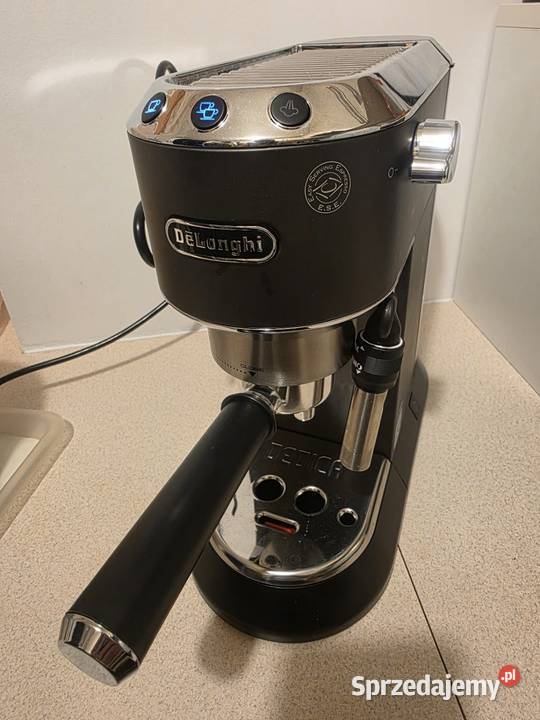 Ekspres do kawy Delongi EC685BK