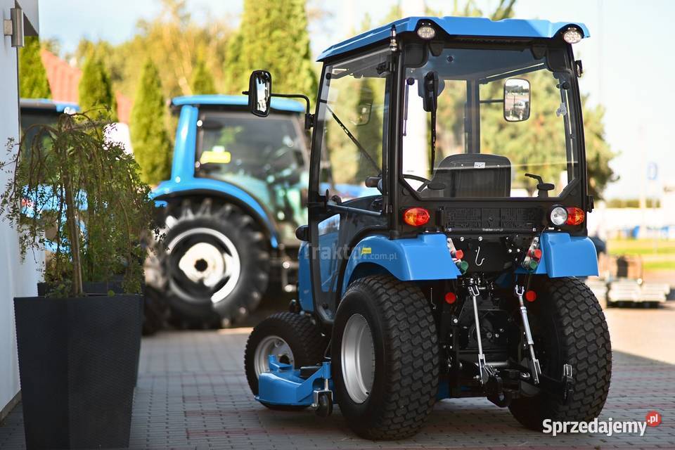 LS Tractor XJ25 HST 4x4 244 TURF CAB kosiarka LS Tajęcina
