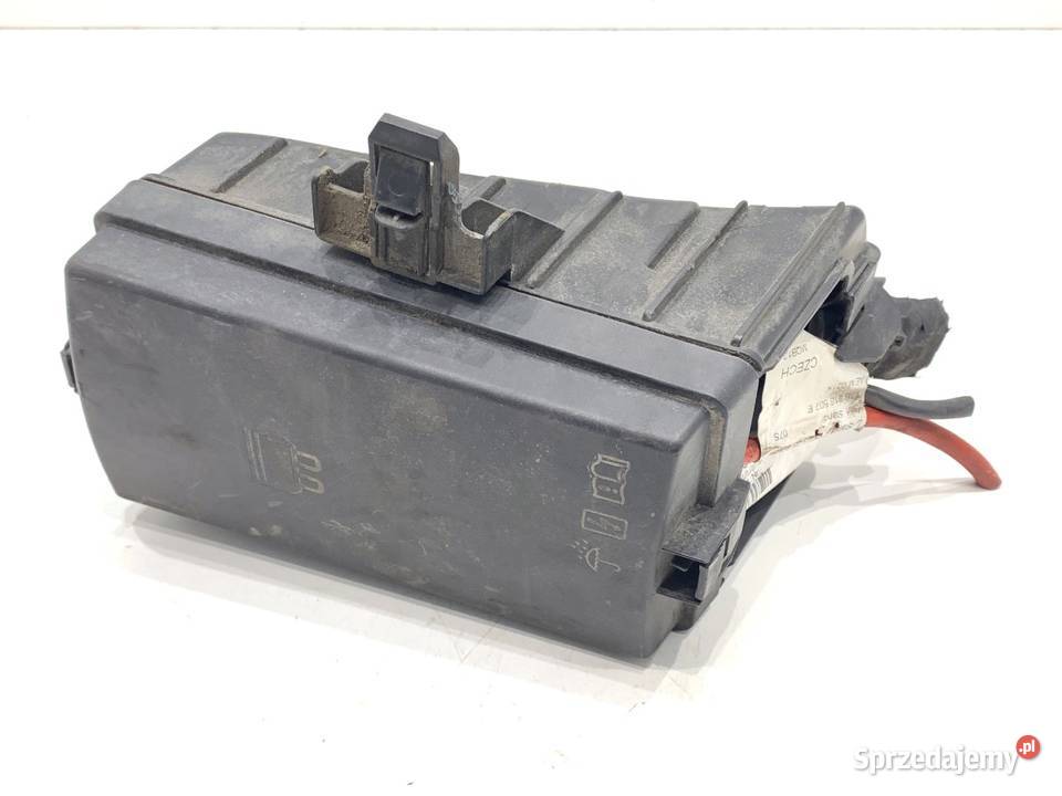 SKRZYNKA BEZPIECZNIKÓW SKODA OCTAVIA III