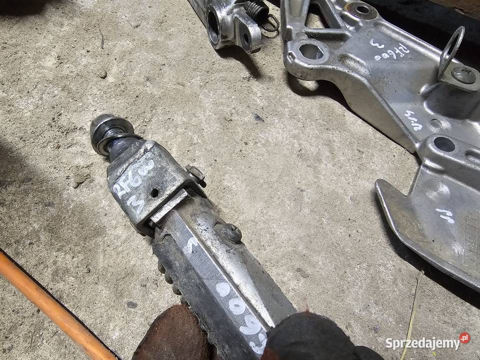 Suzuki RF 600 set prawy przedni podnóżek stopka Jelenia Góra sprzedam