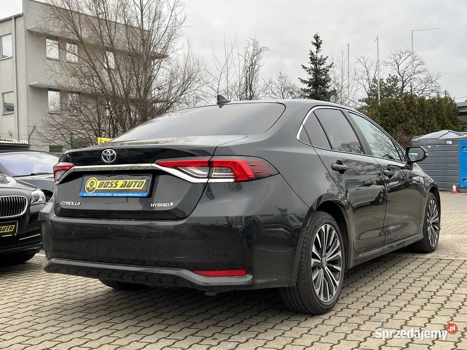 Toyota Corolla 2023 asystent pasa ruchu Warszawa sprzedam