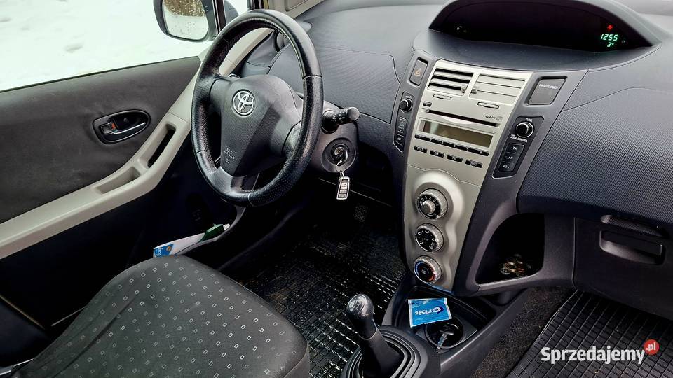 yaris 2008r silnik 13 SALON okazja Góra Kalwaria sprzedam