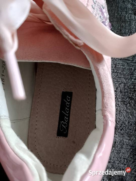 Buty sportowe Balada w rozmiarze 39 Tuchola