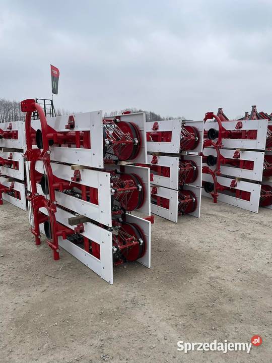 Zgrabiarka Pasowa do siana TARET Transport Paprotki