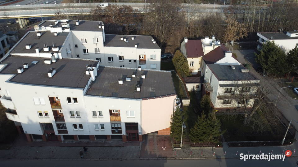 Miejsce postojowe w garażu obok Al 29 Listopada oświetlenie