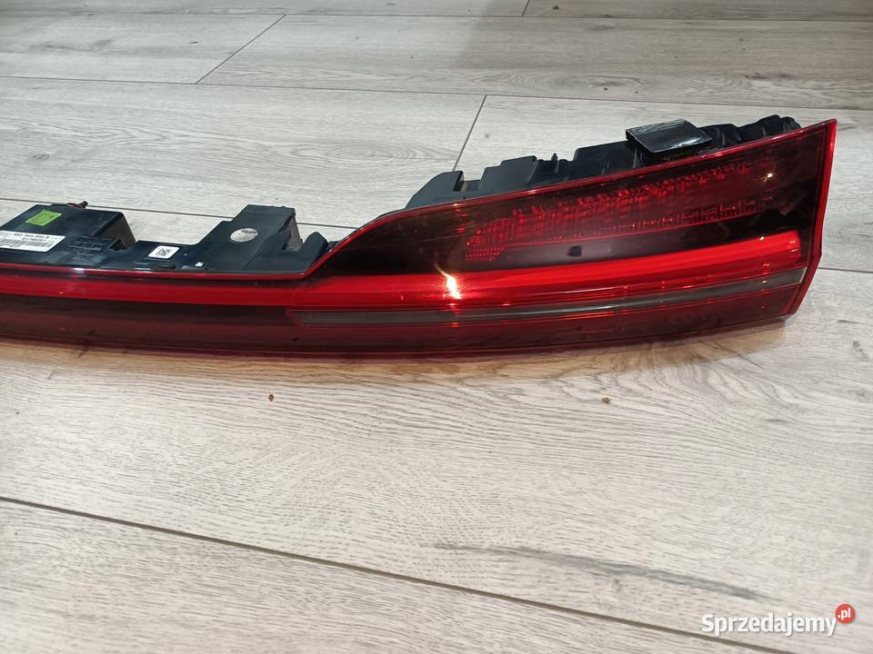AUDI ETRON 4KE LAMPA KLAPY TYŁ BLENDA ŚRODKOWA osobowe wielkopolskie