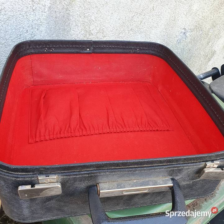 Antyk maszyna do pisania w walizce Sławno