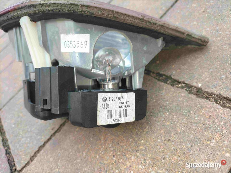 Lampa tylna w klape lewej stronie z panelem osobowe Lampy tylne Poręba