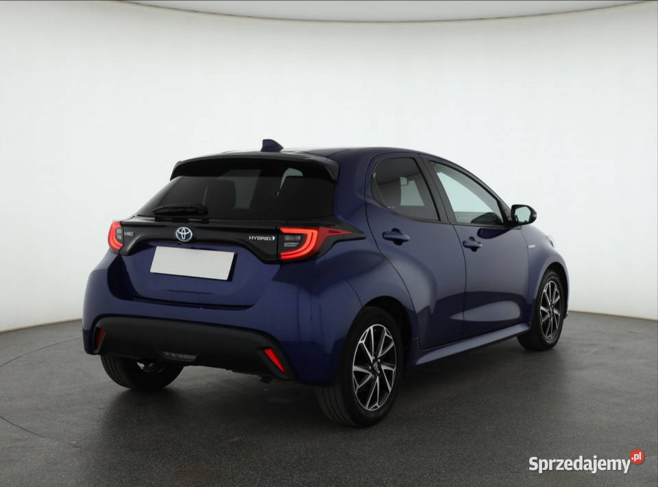 Toyota Yaris 15 VVTi Hybrid Rok produkcji 2021 Piaseczno