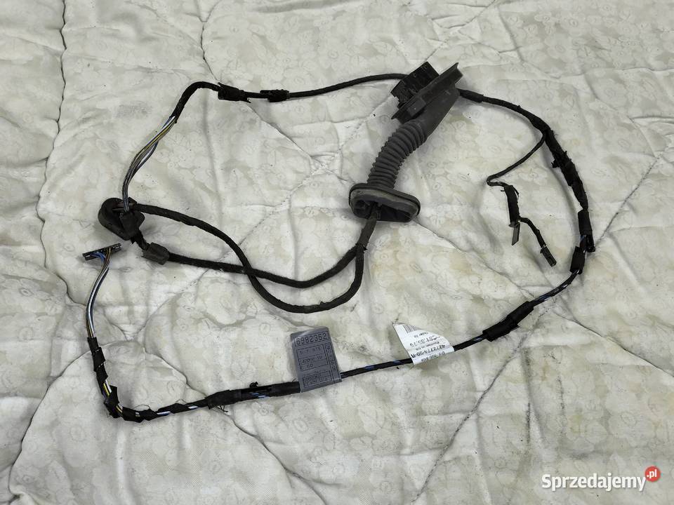 Wiązka elektryczna drzwi prawych tylnych BMW E60 osobowe Poręba