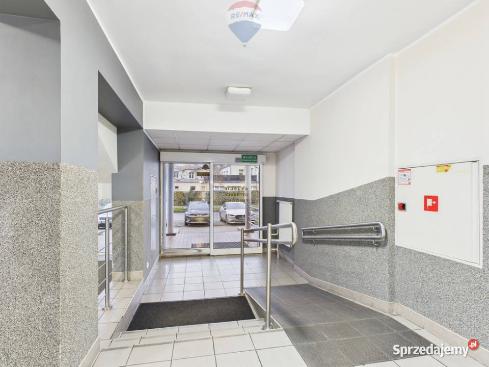 SPRZEDAŻY HOTEL REFLEKS TORUŃ 1996.55m2 Toruń