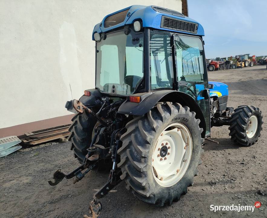 Holland TN 75 FA sadowniczy New Holland łódzkie Uniejów