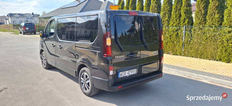 Renault Trafic 8 osobowy L1 2022 fv23 Trafic mazowieckie