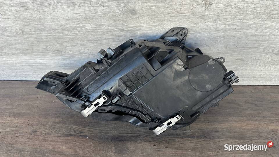 volvo XC60 2 II lampa prawa przód przednia MID Gorzów Wielkopolski