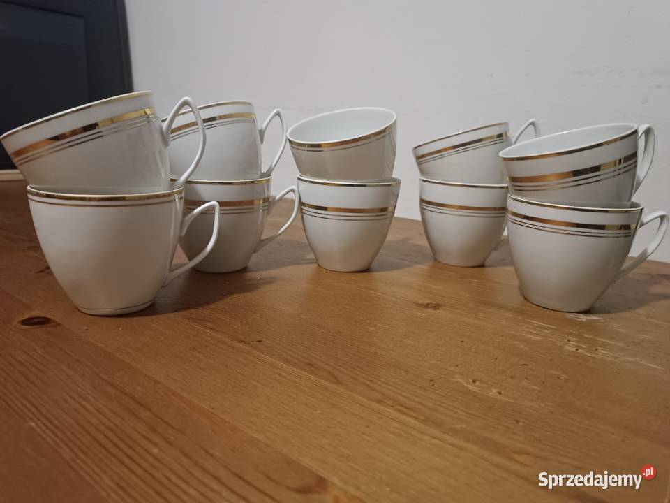Zestaw 10 filiżanek porcelanowych z złotym