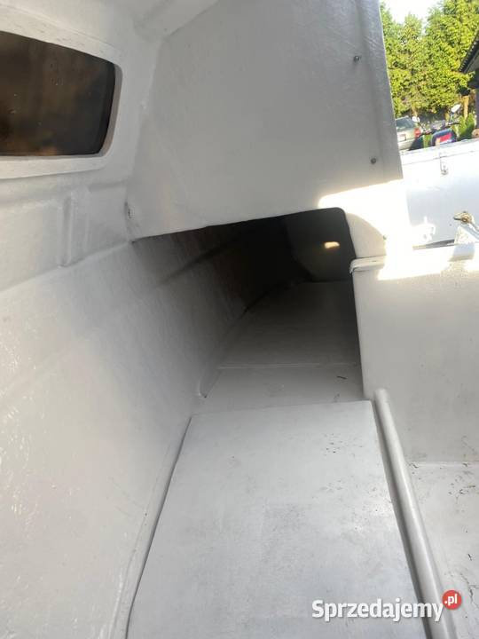 BEZ2 łódka łódź kabinowa Ustrzyki Dolne