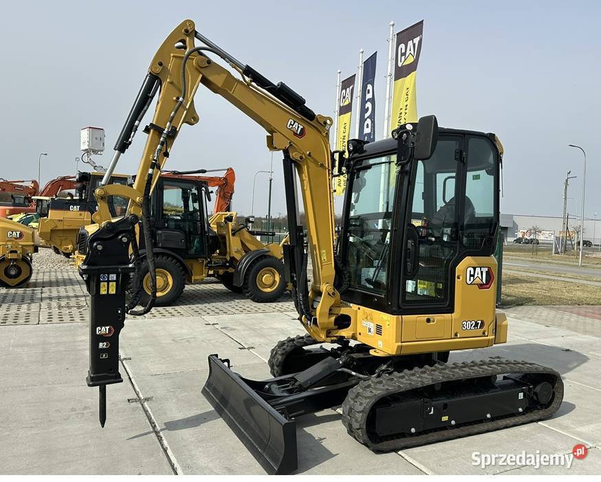 FABRYCZNIE NOWA MINIKOPARKA CATERPILLAR 3027 CR Rok produkcji 2025 wielkopolskie Tuliszków