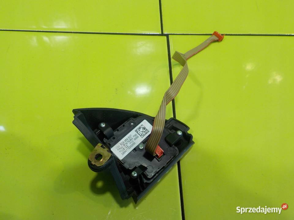 VW TOURAN LIFT II 16 TDI 11r przelacznik Panele sterowania, przełączniki