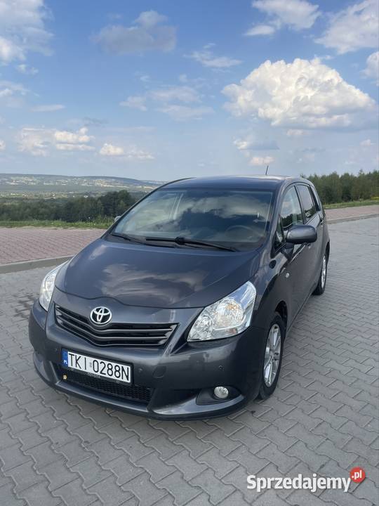 Toyota verso 20d4d hak Samochody osobowe sprzedam