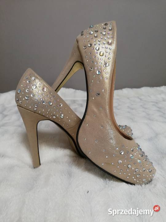 szpilki beżowe złote kamienie mazowieckie Warszawa