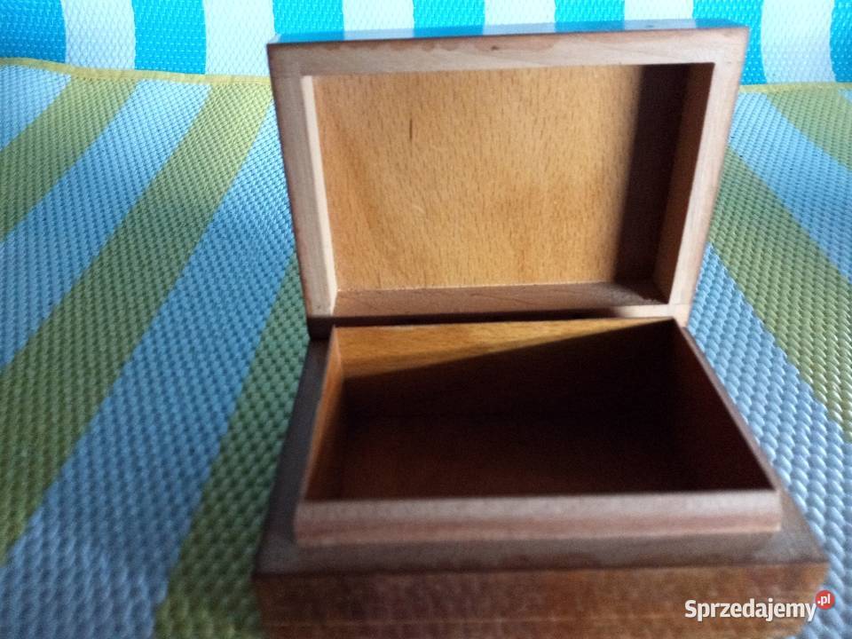 Szkatułkę sprzedam Borówno
