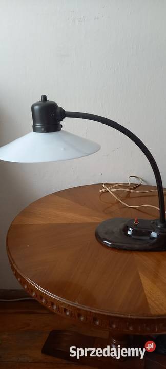 Lampa biurkowa w stylu Bauhaus z lat 193040 Skierniewice