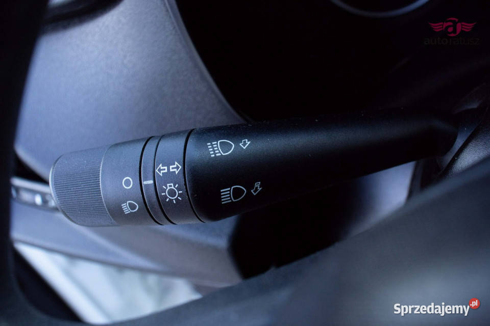 Fiat Doblo R E Z E R W A C J A biały Warszawa