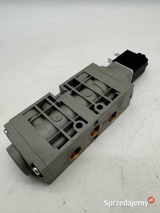 BOSCH 0 820 023 126 z cewką magnetyczną