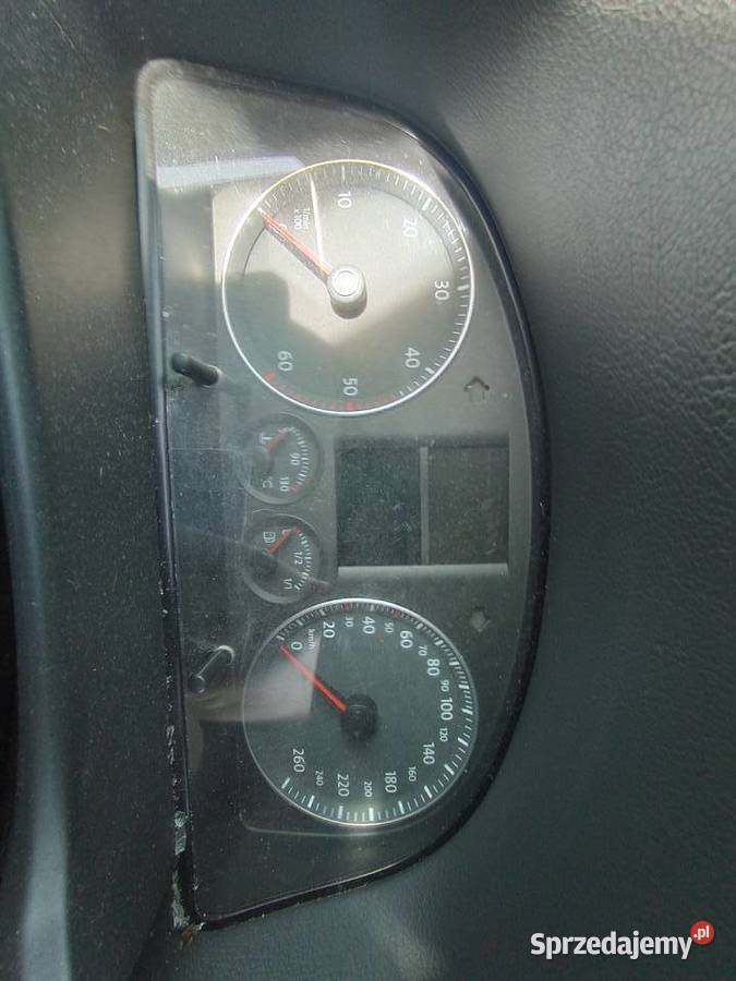 Volkswagen Touran 20 TDI 103 kW 2004 r dawca Motoryzacja Szklarka Myślniewska