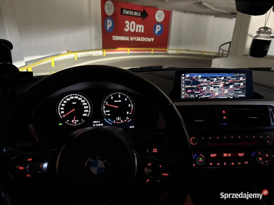 BMW Seria 1 118d 20 150 M Sport Shadow komputer pokładowy