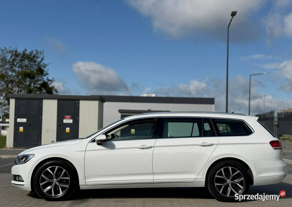 Volkswagen Passat 16 120 FULL LED Automat biały Mrągowo