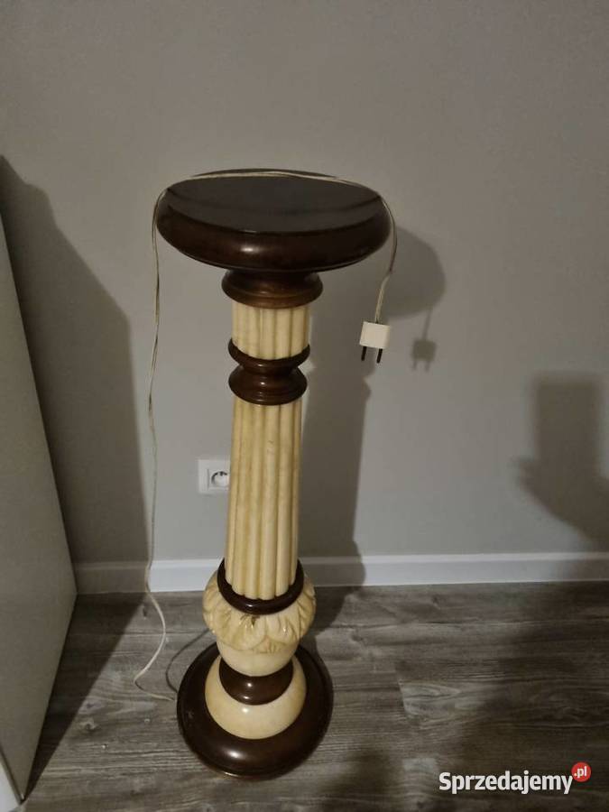 Lampa kolumna z alabastru Wola Podłężna