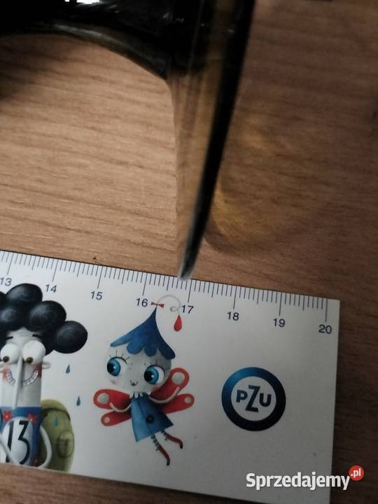 Szklany puchar ciemna zieleń zapowietrzony Choszczno
