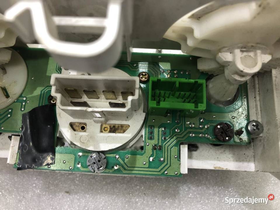 PANEL NAWIEWU SUZUKI LIANA 0110 EU