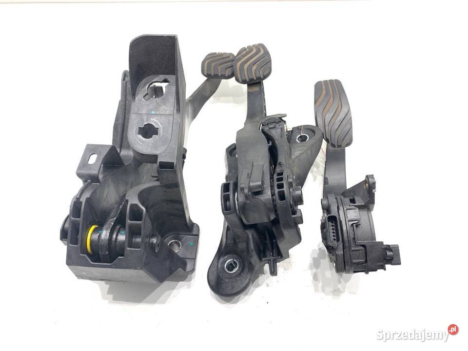 PEDAŁY MANUAL DACIA DUSTER 465032674R 15 116 osobowe