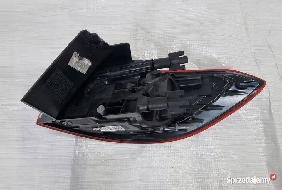 OPEL ASTRA V K LAMPA TYLNA TYŁ LEWA W BŁOTNIK