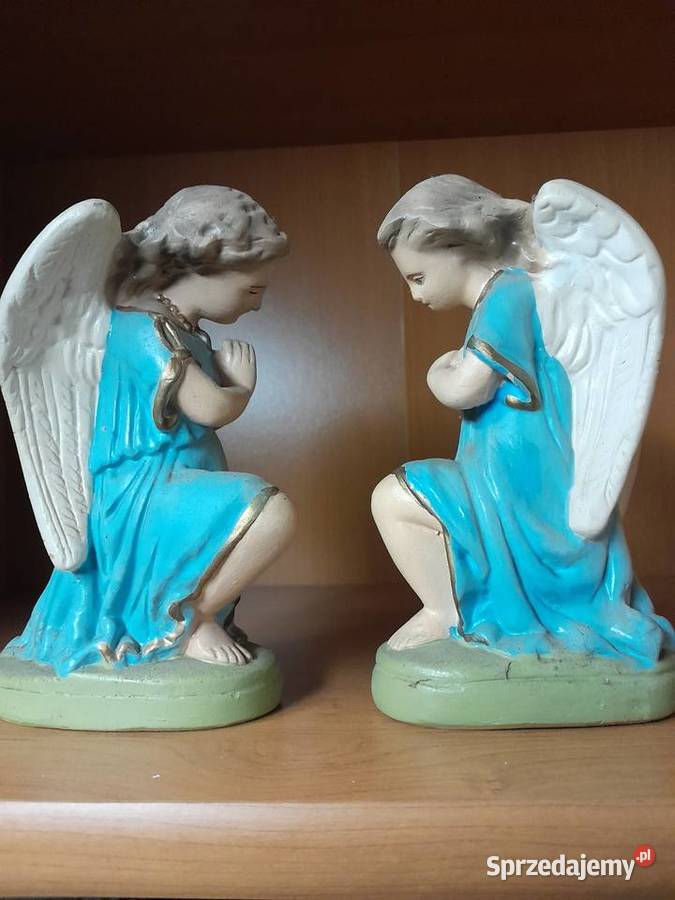 Figura Matki Boskiej z dwoma aniołami