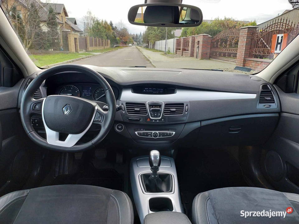 Samochód osobowy marki Renault laguna III z 2009 nieuszkodzony Sahryń