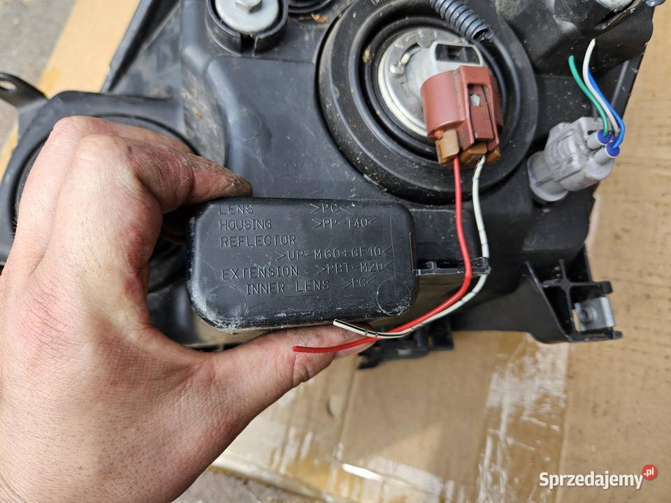 LAMPA PRAWA PRZEDNIA PRZÓD TOYOTA COROLLA VERSO osobowe wielkopolskie