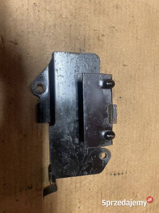 Suzuki GSX 250 E obudowa mocowanie akumulatora