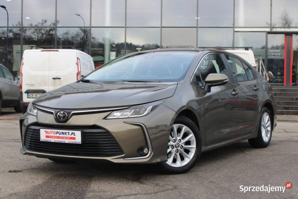Toyota Corolla 2022r salon serwis ASO Carplay Kraków sprzedam