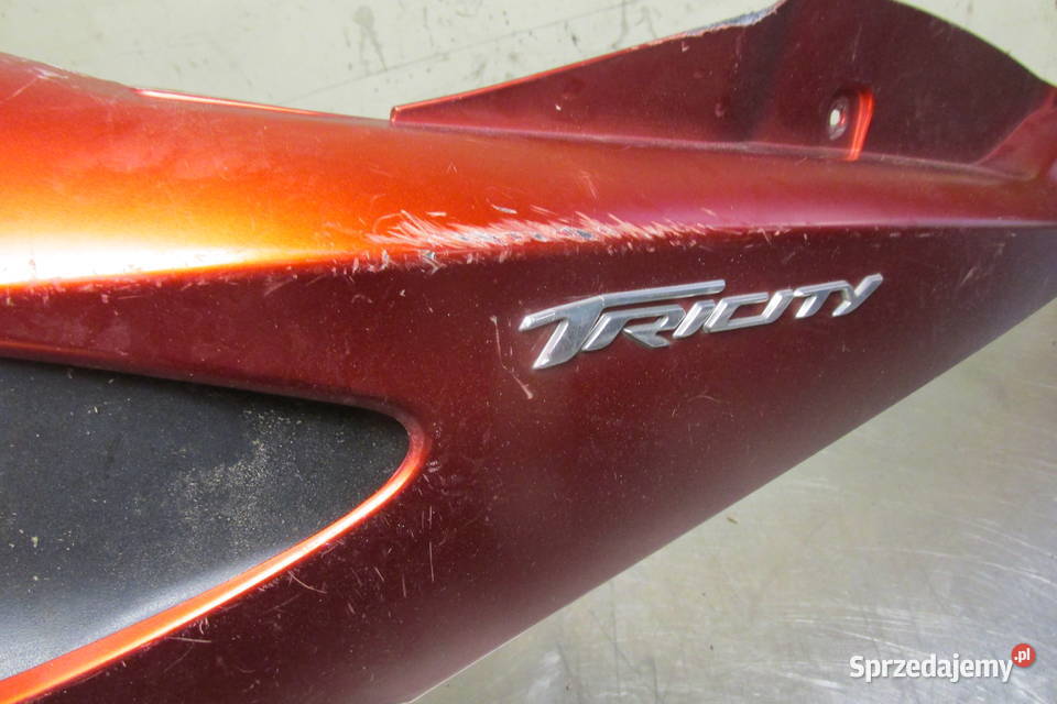 Boczek pod siedzeniem lewy Yamaha Tricity 125