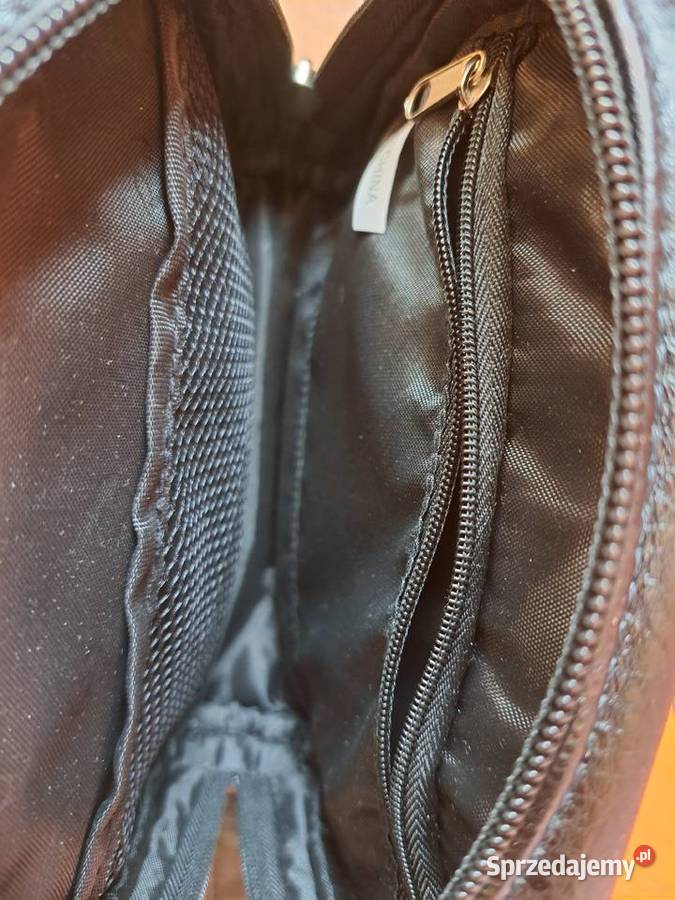 Czarna kosmetyczka etui Brzesko