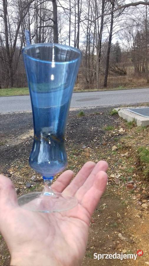 kielich piekne turkusowe cienkie szkło lata 60