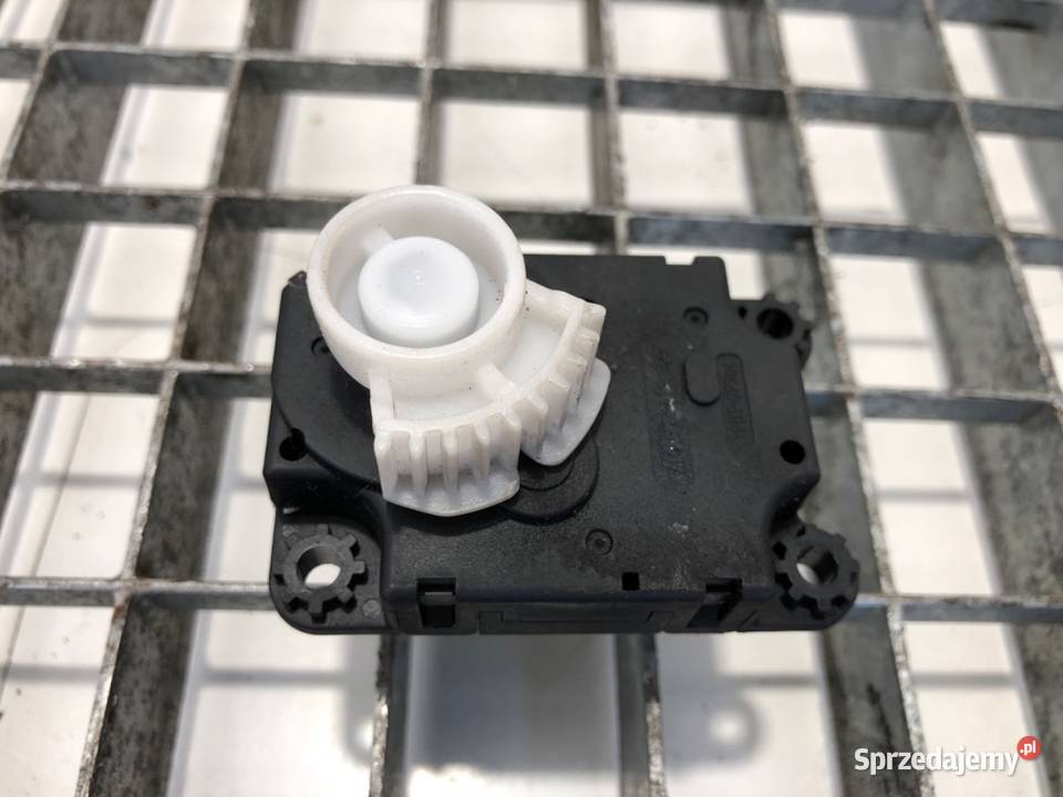 SILNICZEK KLAPEK NAWIEWU RENAULT A21201700