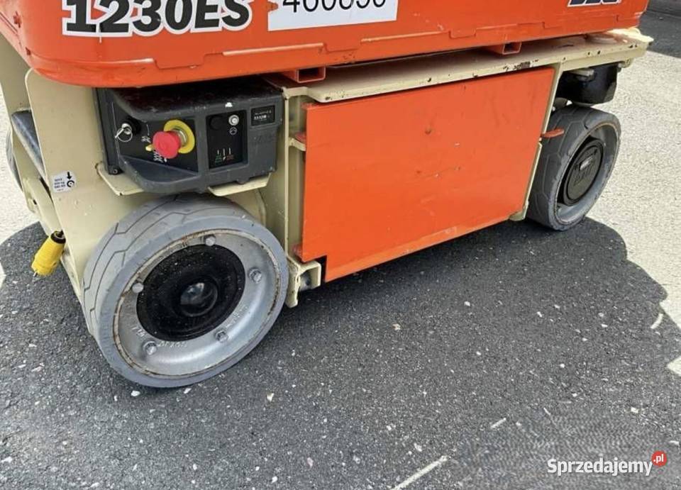 Podnośnik masztowy JLG 1230ES łódzkie