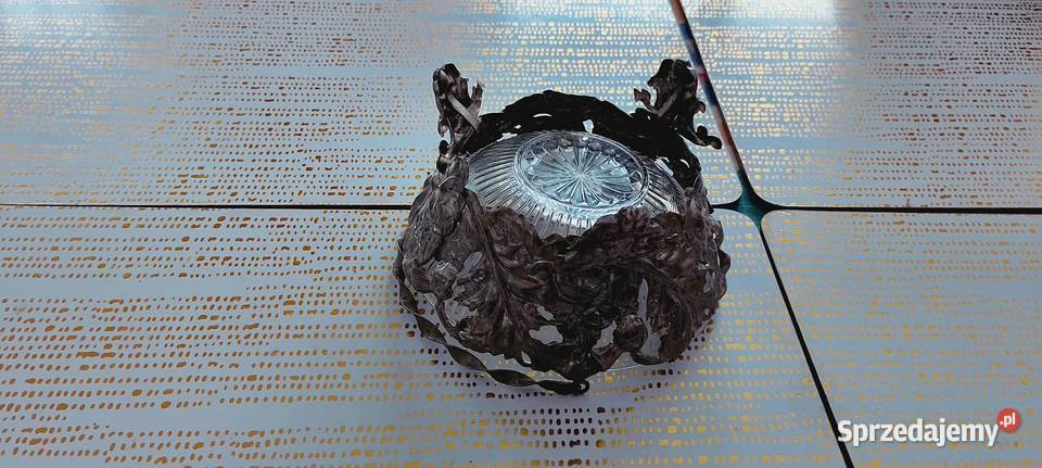 Kryształowa cukiernica Hefra w metalowym koszyku